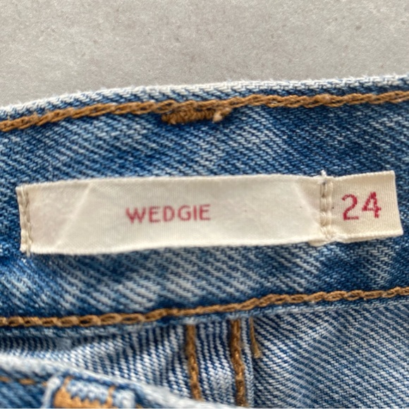 LEVI’S WEDGIE ICON JEANS - Picture 8 of 10